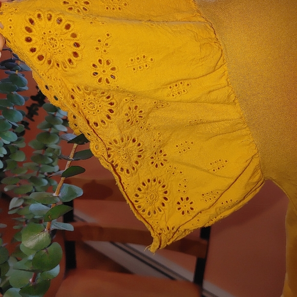 Yellow lace bell sleeve Lily White top medium - Picture 4 of 6